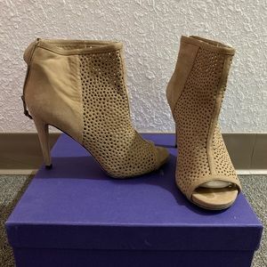 Stuart Weitzman Tan Nubuck Boots
